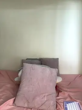 Snapshot of Ivelleee_ chatting on December 16, 8:25 pm Ivelleee online show from December 16, 8:25 pm