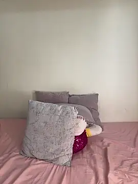 Snapshot of Ivelleee_ chatting on December 18, 10:16 pm Ivelleee online show from December 18, 10:16 pm