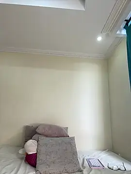 Snapshot of Ivelleee_ chatting on January 12, 9:20 pm Ivelleee online show from January 12, 9:20 pm