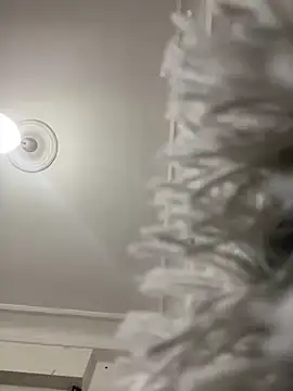 SashaLuss  online show from March 22, 7:20 pm