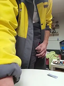 svenpfeifer online show from December 14, 4:01 pm