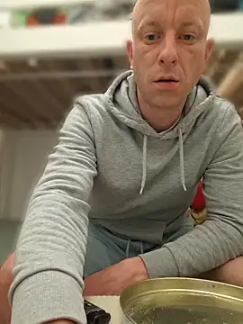 svenpfeifer online show from April 16, 11:07 pm