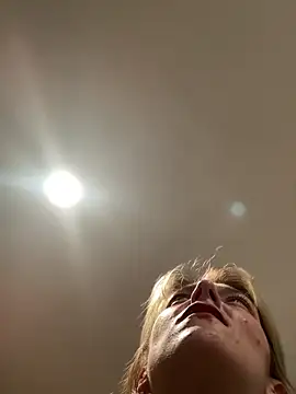 2brokegirlz online show from September 11, 10:15 am