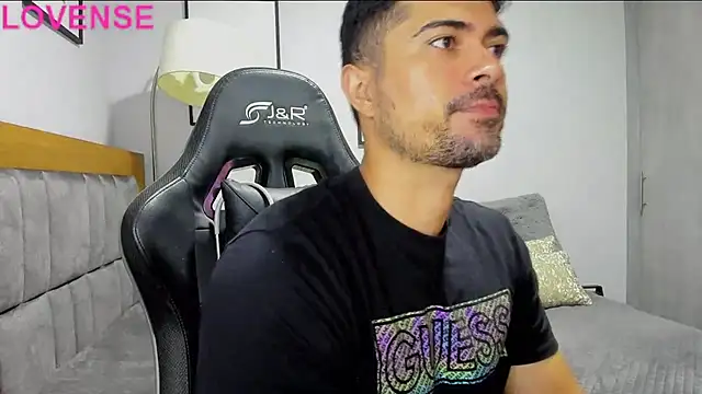 Dante Storm online show from October 2, 4:52 am