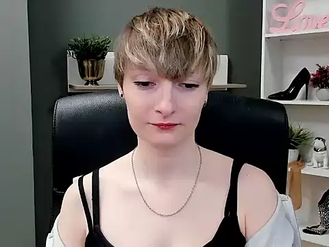 hottieBlair online show from September 26, 6:17 am