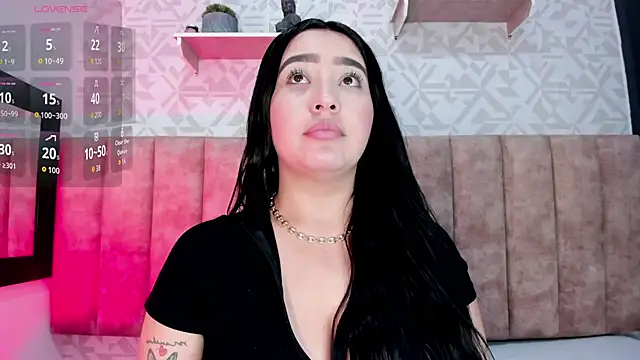 Snapshot of MelinaCruz chatting on October 6, 4:10 am MelinaCruz online show from October 6, 4:10 am