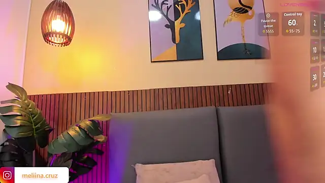 MelinaCruz online show from April 7, 1:06 am