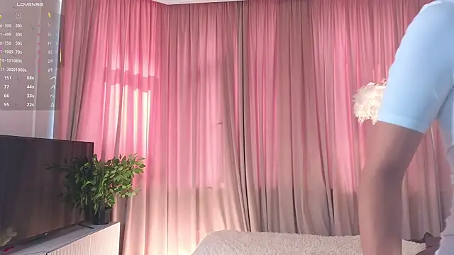 Snapshot of NormaCusson chatting on September 16, 7:20 am NormaCusson online show from September 16, 7:20 am