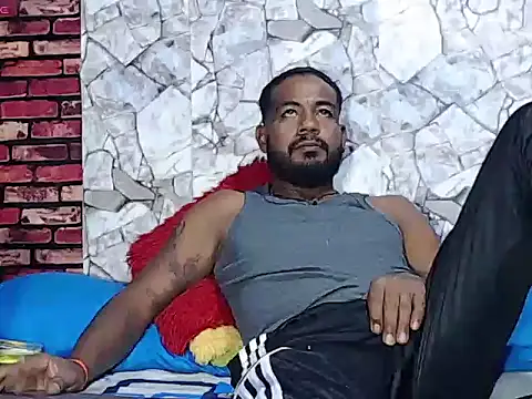 BladeFoxxx1 online show from February 19, 3:57 am