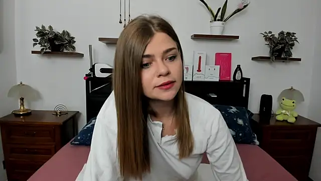 HaleyReedme online show from April 18, 6:28 am