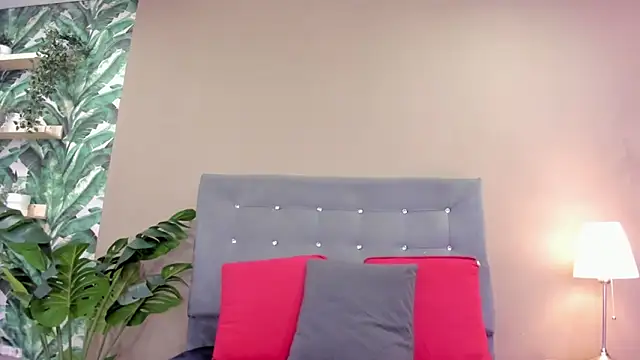 BetsyBennet  online show from April 1, 5:30 am