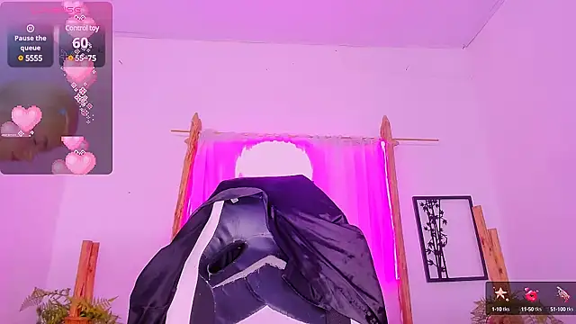 Brithanycullen online show from March 18, 6:14 am