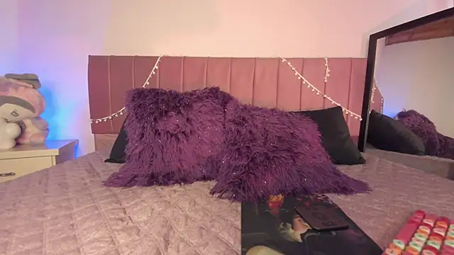 kitty-kryss online show from January 13, 5:40 pm