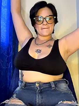 Snapshot of Mistress_Niky_ chatting on October 10, 9:14 pm Mistress Niky online show from October 10, 9:14 pm