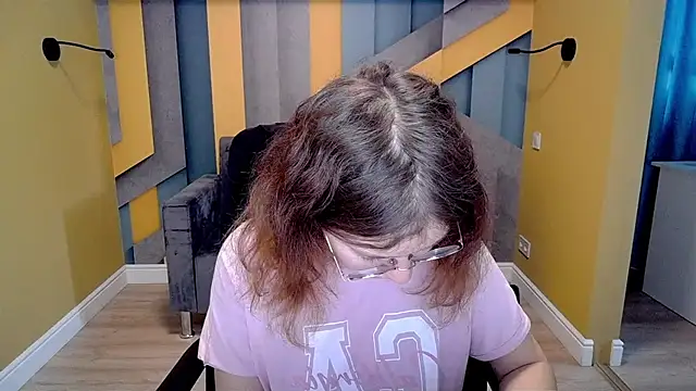 Snapshot of AngelinaLow chatting on March 15, 6:25 am AngelinaLow online show from March 15, 6:25 am