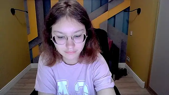 Snapshot of AngelinaLow chatting on March 15, 9:41 am AngelinaLow online show from March 15, 9:41 am