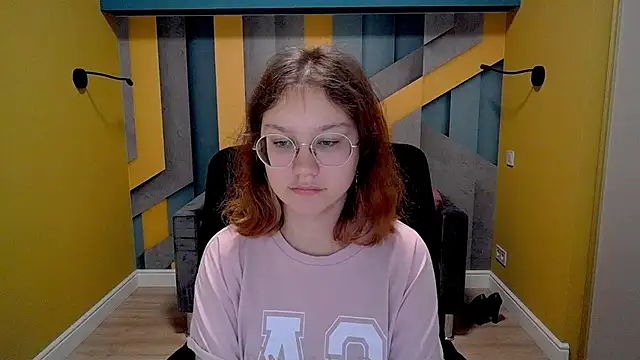 Snapshot of AngelinaLow chatting on March 16, 9:38 am AngelinaLow online show from March 16, 9:38 am