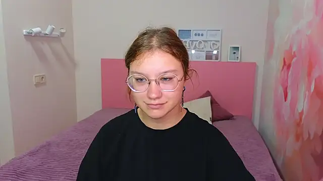 Snapshot of AngelinaLow chatting on September 9, 11:21 am AngelinaLow online show from September 9, 11:21 am