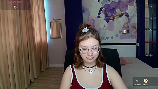 Snapshot of AngelinaLow chatting on October 16, 11:33 am AngelinaLow online show from October 16, 11:33 am