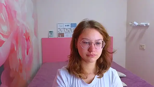 Snapshot of AngelinaLow chatting on November 12, 12:27 pm AngelinaLow online show from November 12, 12:27 pm