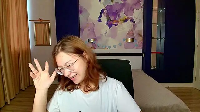 Snapshot of AngelinaLow chatting on November 13, 12:26 pm AngelinaLow online show from November 13, 12:26 pm