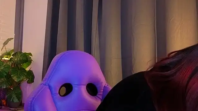 TiffanyWalk online show from November 22, 10:58 am