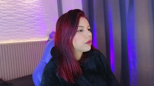 TiffanyWalk online show from December 17, 11:16 am