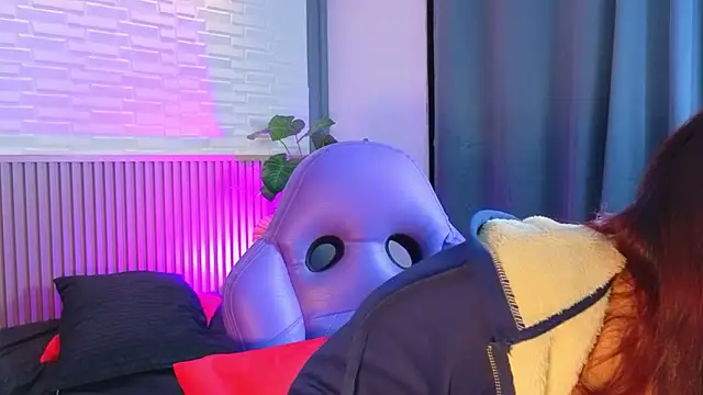 TiffanyWalk online show from March 4, 12:55 pm