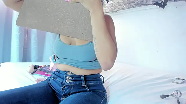 Snapshot of tianna_princess chatting on October 26, 12:44 pm tianna princess online show from October 26, 12:44 pm