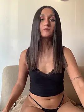 luci brecman online show from April 12, 9:31 pm