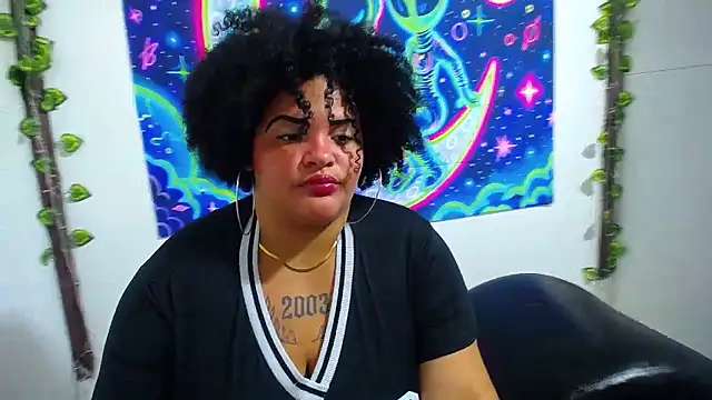 latina bigboos25 online show from January 10, 1:29 am