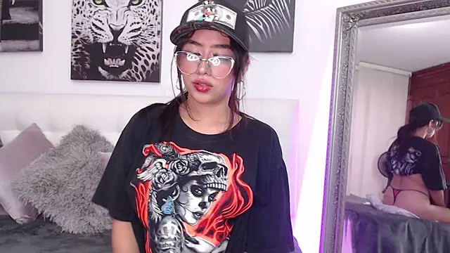 Snapshot of sophie-carter chatting on March 22, 7:31 pm sophie-carter online show from March 22, 7:31 pm