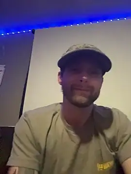 Snapshot of Stillhard8925 chatting on November 10, 6:34 am Stillhard8925 online show from November 10, 6:34 am