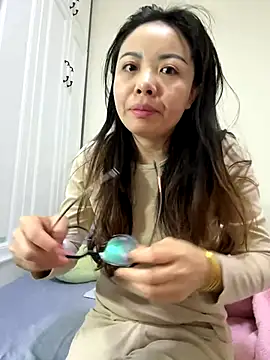 aa520uv online show from December 20, 1:34 am