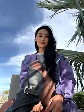 Snapshot of linger-23 chatting on November 27, 6:37 am linger-23 online show from November 27, 6:37 am