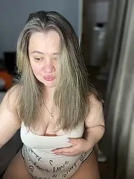 Snapshot of crazy_ladya chatting on March 19, 8:55 am crazy ladya online show from March 19, 8:55 am