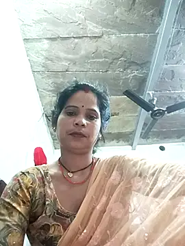 Reena27 online show from March 12, 10:50 pm