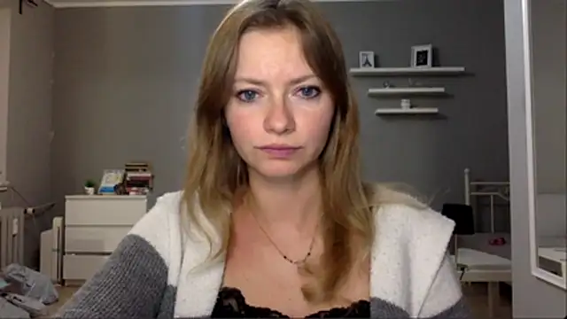 Snapshot of MillieShow chatting on December 18, 10:05 pm MillieShow online show from December 18, 10:05 pm