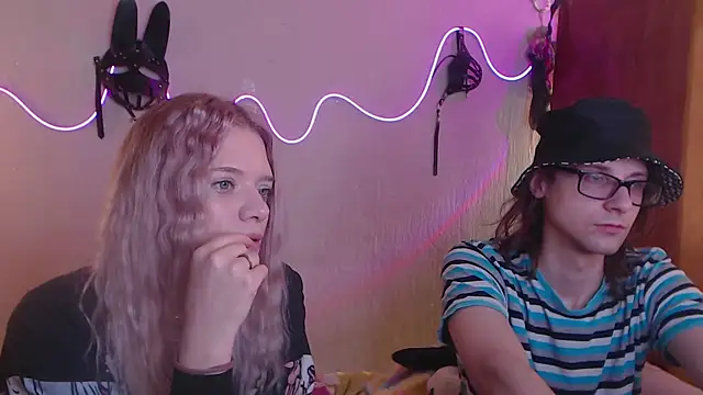 Your Horny Friends online show from March 17, 11:42 am