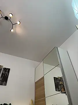 CelineReys online show from December 16, 6:35 pm