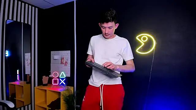 Danny  Magic online show from March 22, 1:41 pm