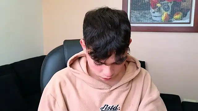 lukeboyce33 online show from October 18, 9:59 pm