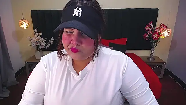 ailyn maury online show from September 19, 1:29 am