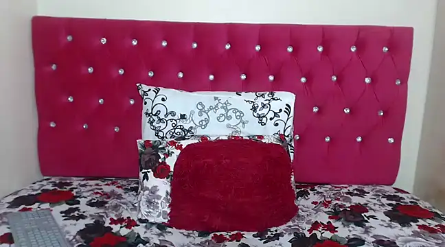 Snapshot of LUNAx02 chatting on March 18, 11:31 pm LUNAx02 online show from March 18, 11:31 pm