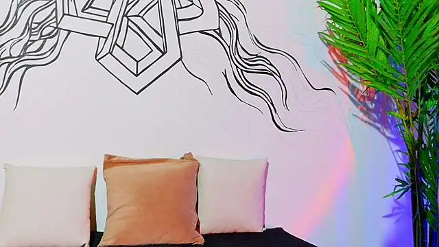 Emmi Roberts online show from February 19, 11:56 pm