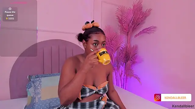 Snapshot of Kendallbleer chatting on September 12, 12:05 pm Kendallbleer online show from September 12, 12:05 pm