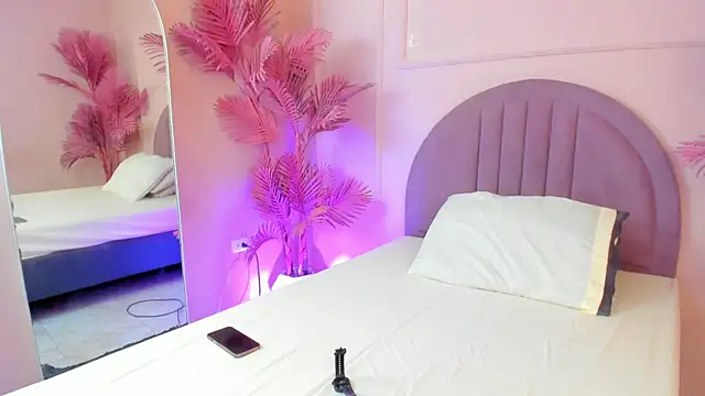 Snapshot of Kendallbleer chatting on September 28, 12:10 pm Kendallbleer online show from September 28, 12:10 pm