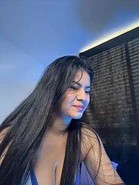 Snapshot of Saanvi21 chatting on March 14, 1:35 pm Saanvi21 online show from March 14, 1:35 pm