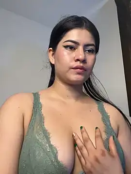 Snapshot of Saanvi21 chatting on March 14, 7:44 pm Saanvi21 online show from March 14, 7:44 pm