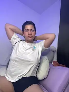 Snapshot of Saanvi21 chatting on March 23, 6:37 am Saanvi21 online show from March 23, 6:37 am